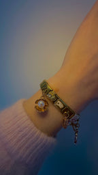 Charm N°1 – Perle Nacrée Élégante – Collection Brise d’Or | Charmy Paris
