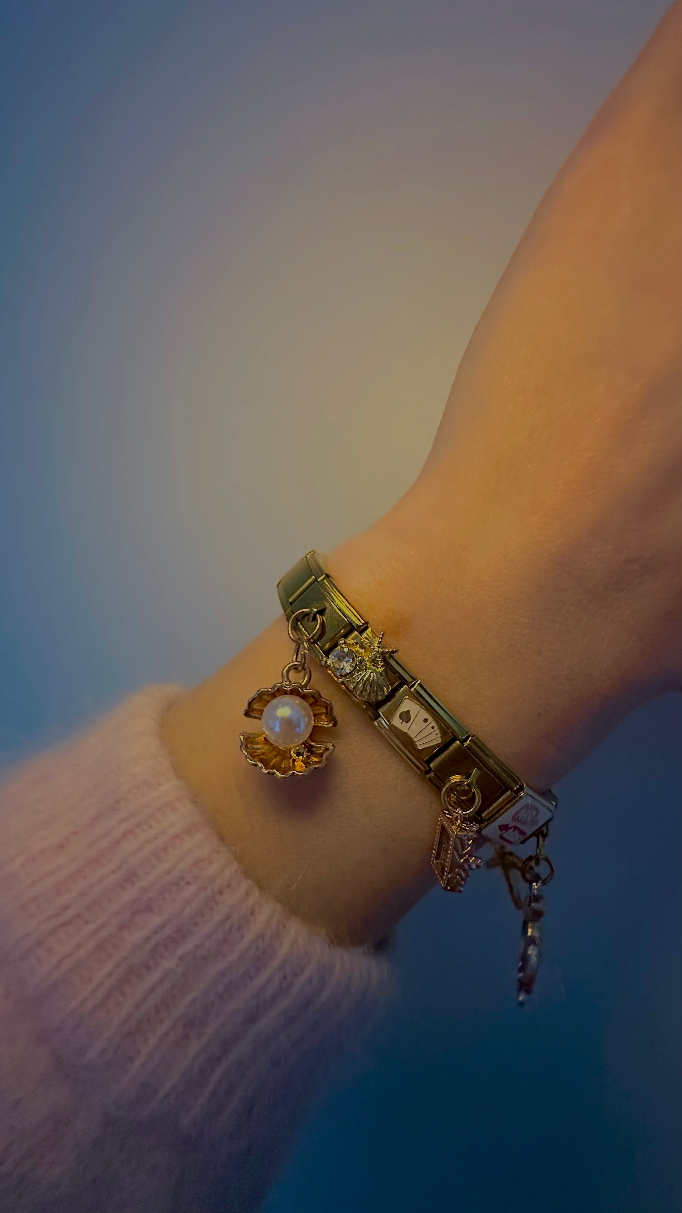 Charm N°1 – Perle Nacrée Élégante – Collection Brise d’Or | Charmy Paris
