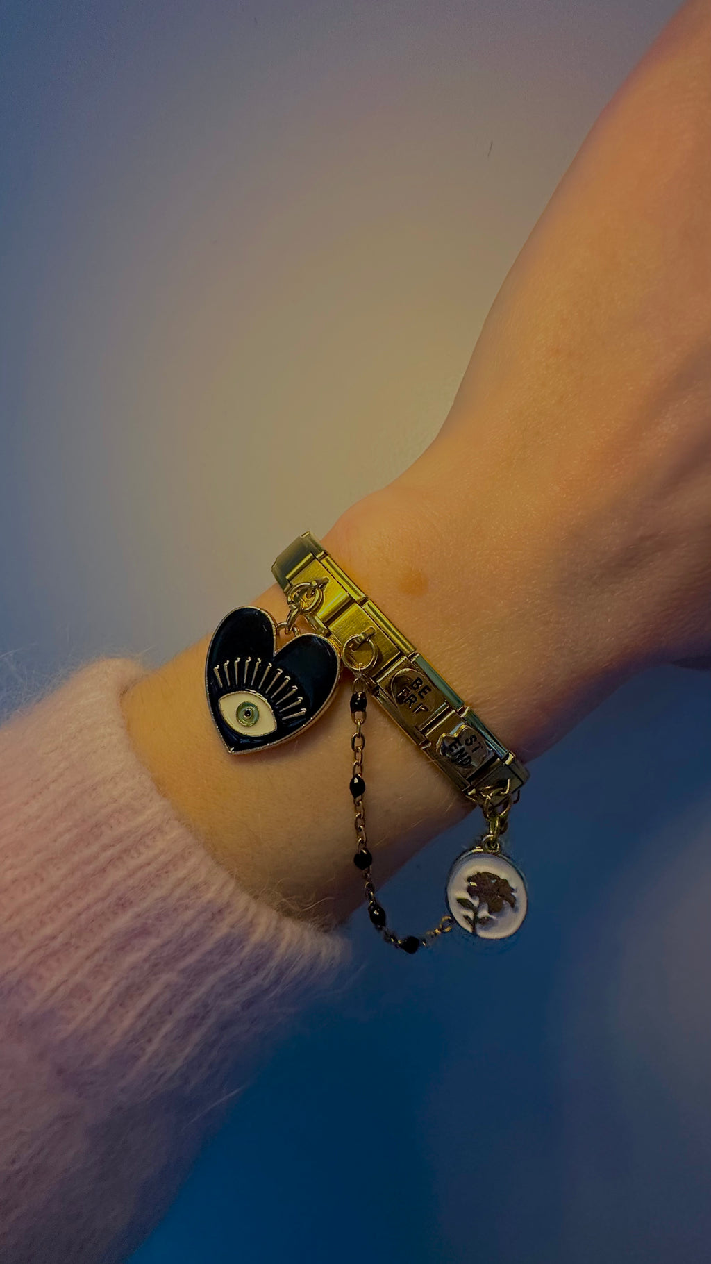 Charm N°2 – Chaîne Dorée & Perles Noires – Collection Crépuscule | Charmy Paris